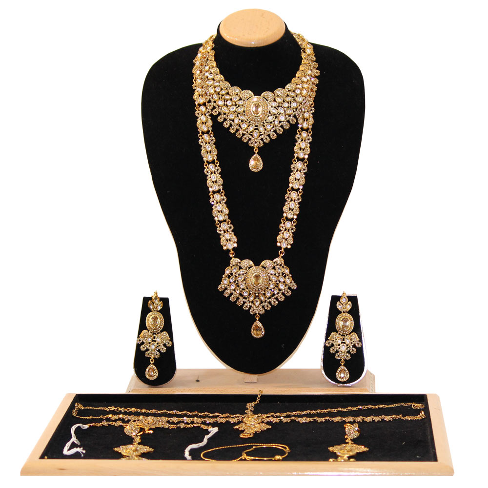 Bridal Red Colored Beautiful Necklace Set With Mang Tikka - Rent main image 1